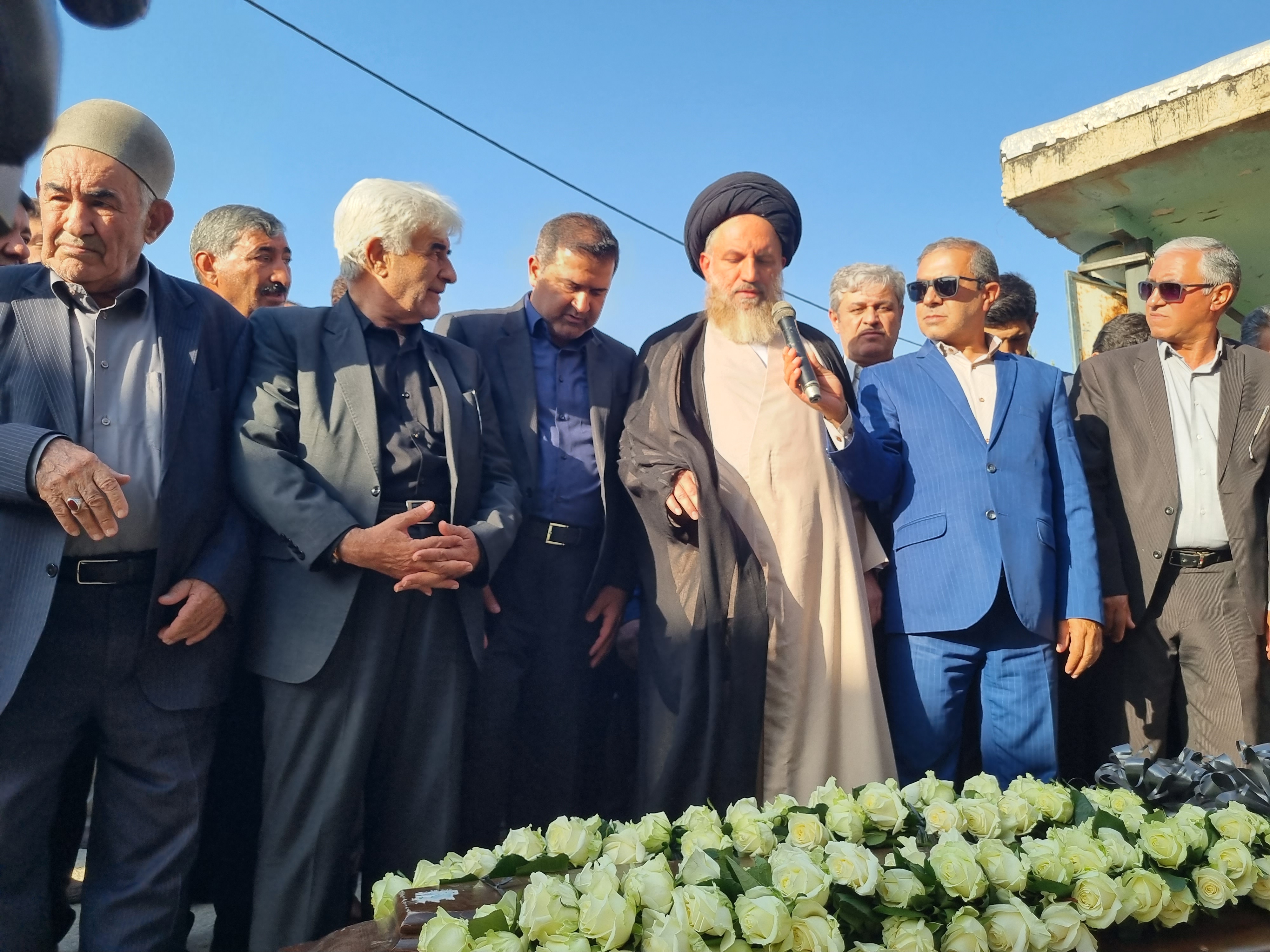 خداحافظی مردم با «حاج خسرو باقری» چهره ماندگار صنعت کهگیلویه و بویراحمد/+ تصاویر