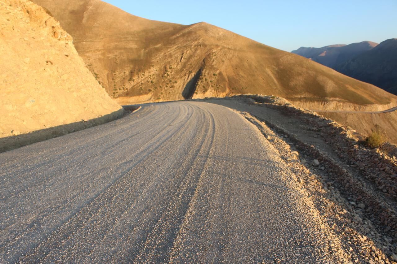 جاده لنده به تشان و تناقض گویی های نماینده کهگیلویه