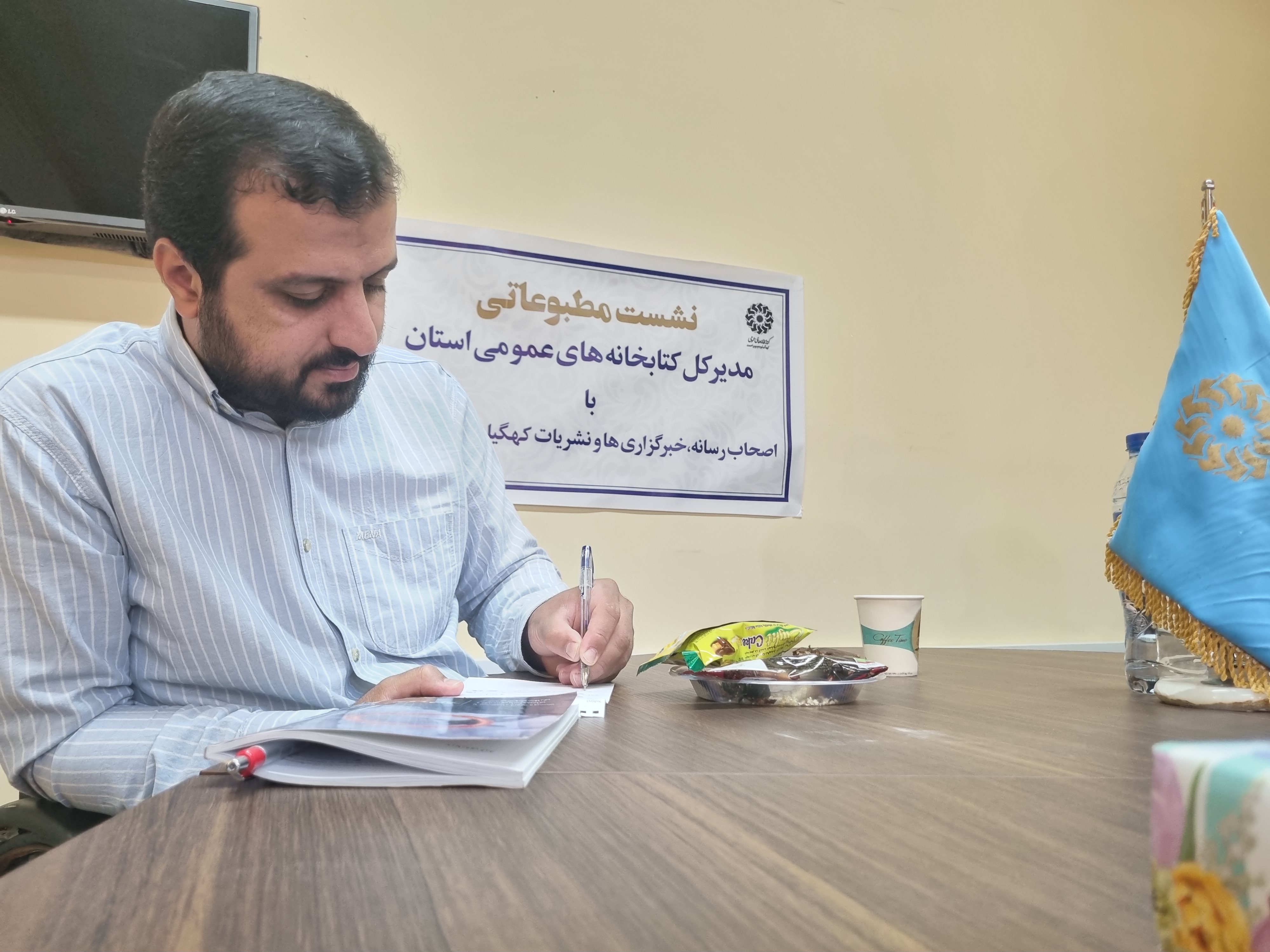 تب سیاست بیشتر از امور فرهنگی است/ اعتبار ۵۰ میلیاردی سفر دوم رئیس جمهور برای  نهاد کتابخانه های استان 