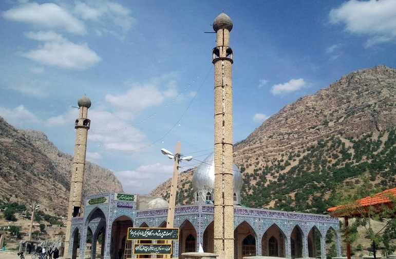 وضعیت نامناسب جاده امام زاده میرسالار در چاروسای کهگیلویه