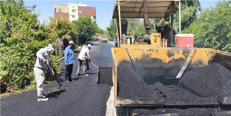 آغاز عملیات روکش آسفالت معابر چهل‌دستگاه فرهنگیان دوگنبدان پس از سال‌ها انتظار