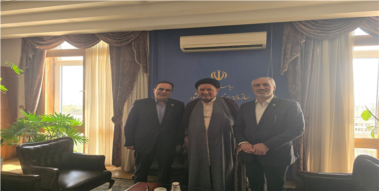 دیدار نماینده کهگیلویه بزرگ با رئیس سازمان برنامه و بودجه با محوریت پیگیری طرح‌های عمرانی و زیرساختی