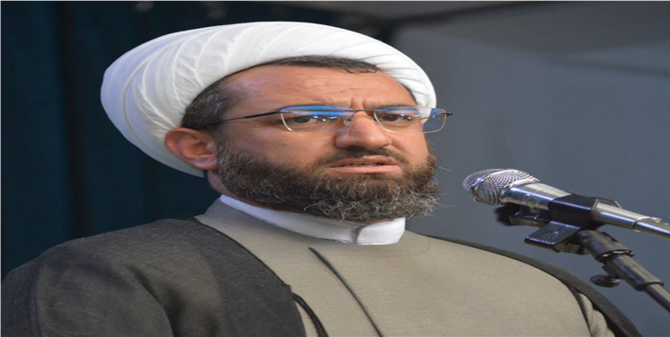 انتقاد امام جمعه دهدشت از زندگی برخی مسئولان در خانه‌های سازمانی و بی‌خبری از درد مستأجران/ وحدانی‌فر: سد کوهبر آبگیری شد اما مردم پایین‌دست هنوز بی‌بهره‌اند