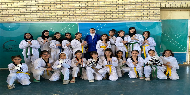 گچساران میزبان پیکارهای قهرمانی آزاد تکواندو به مناسبت هفته تربیت‌بدنی/ تصاویر