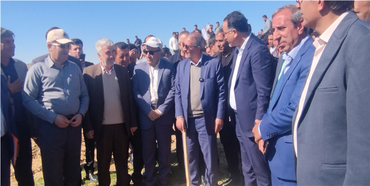 چمن مصنوعی بیمنجگان، نماد توسعه ورزش در مناطق روستایی /تصاویر 