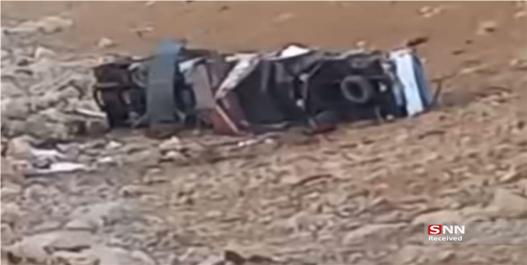 واژگونی اتوبوس در محور یاسوج–سمیرم؛ ۳ کشته، ۱۷ مصدوم / راننده پس از ساعات جست‌وجو زنده پیدا شد