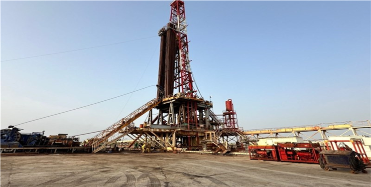 شایعه خروج شبانه دکل گازی مختار؛ تصاویر میدانی واقعیت را نشان می‌دهد