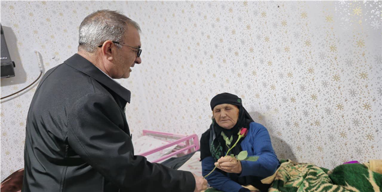 حضور  استاندار در سرای سالمندان به مناسبت روز مادر