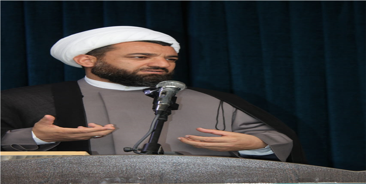 امام جمعه دهدشت: کهگیلویه در محرومیت است/ از تبعیض چمن مصنوعی تا نادیده‌گرفتن طلای سرخ