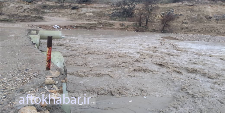 انتقاد تند فعال فرهنگی از بی‌تدبیری مسئولان استانی در بحران بارندگی؛ اگر مدارس را تعطیل می‌کردید دنیای علم جابجا می‌شد؟!